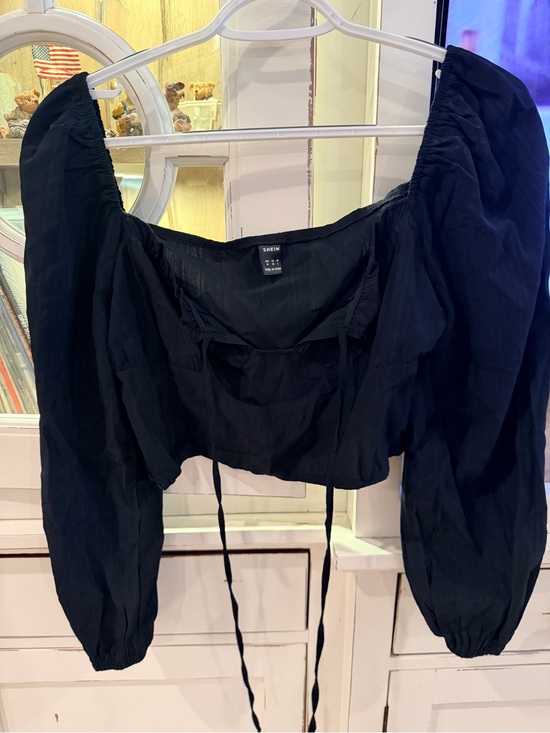 SHEIN Tops - SHEIN Black Puff Sleeve Cropped Tie-Front Top